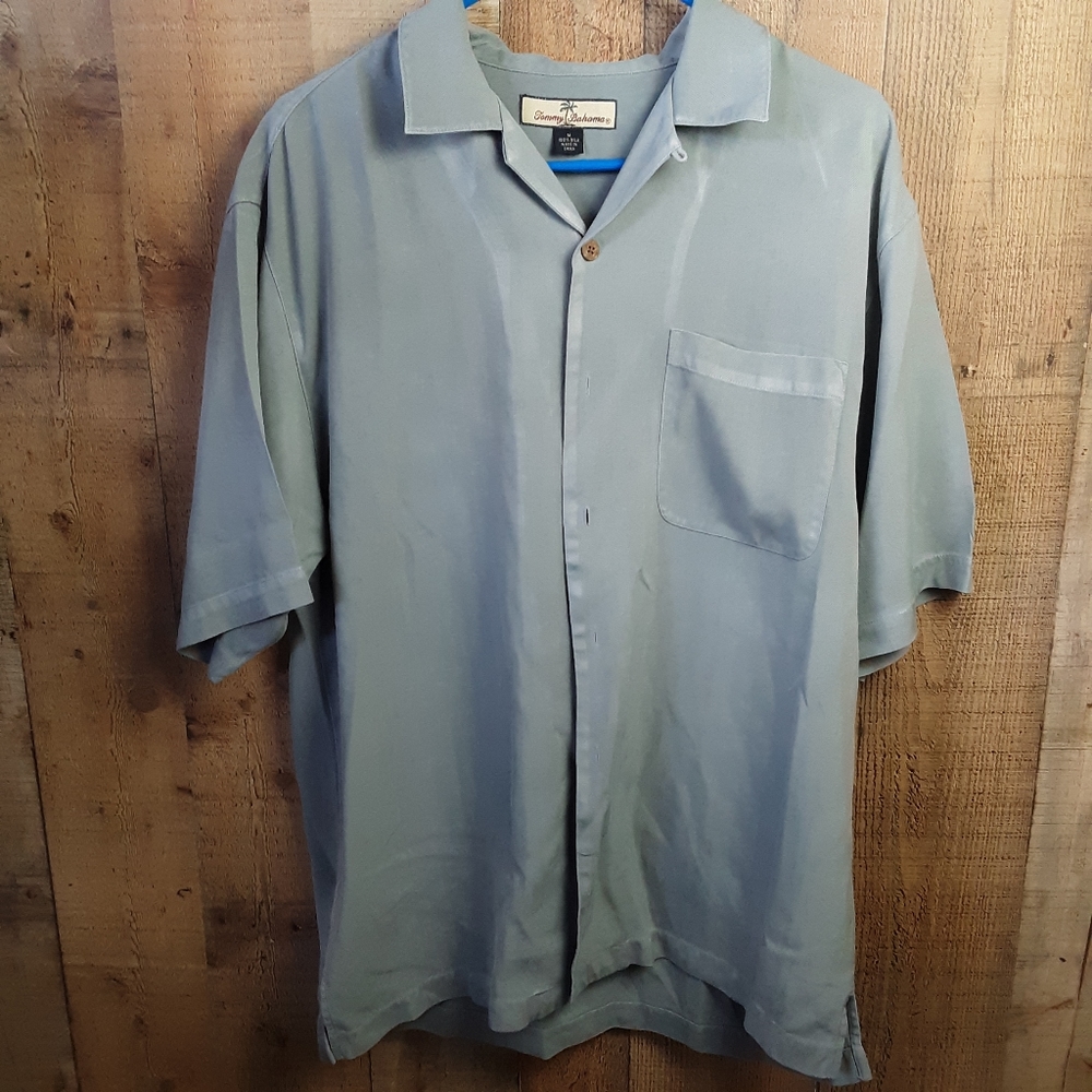 Tommy Bahama Men's size M Silk Bluish Gray Camp Hike Beach Fish Shirt